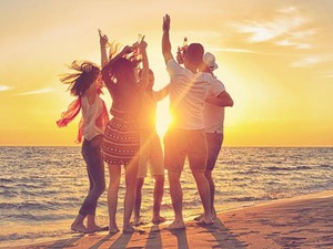 Vrienden aan het strand
