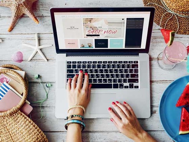 Laptop online shoppen zomer